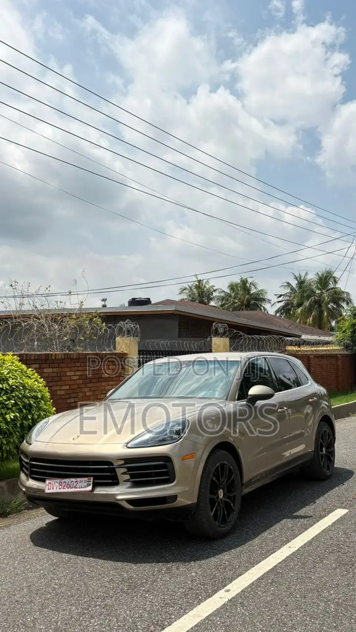 Porsche Cayenne Base AWD 2020 Brown