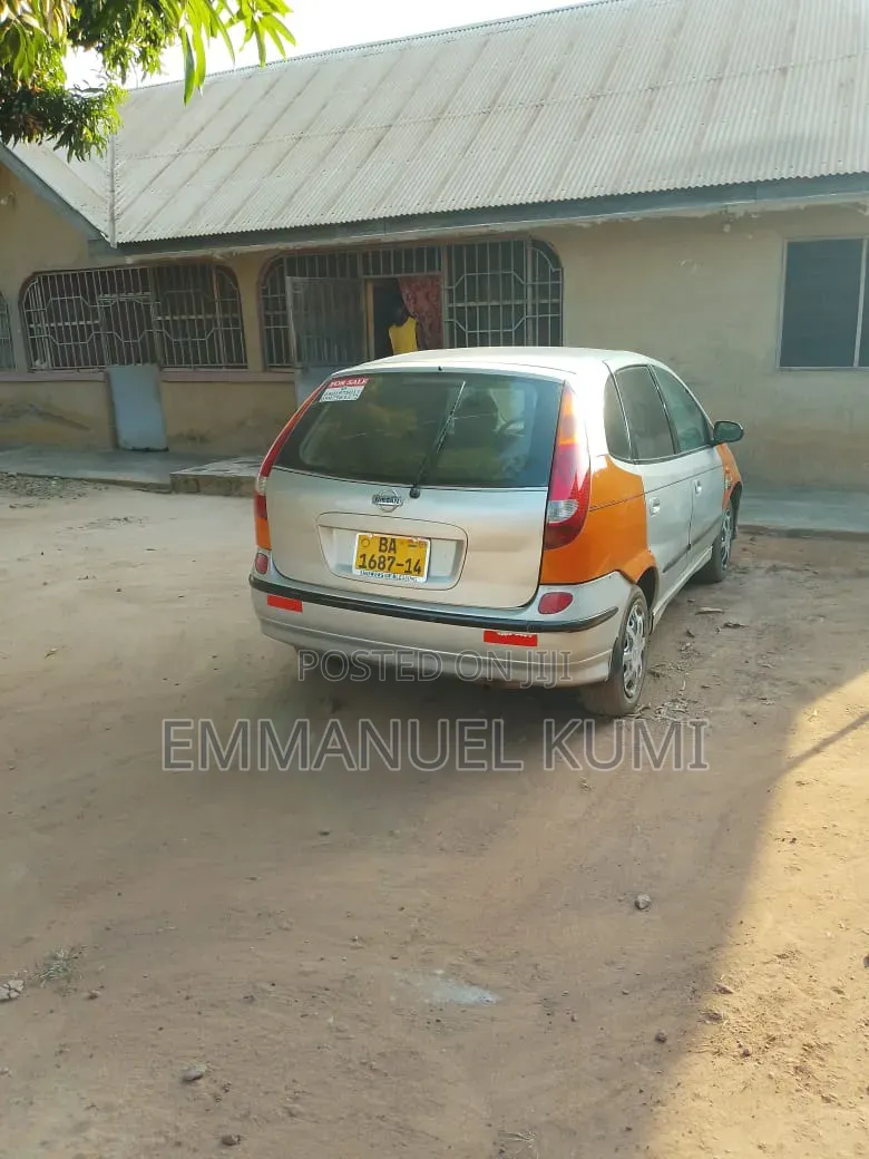 Nissan Almera 2000 Gray