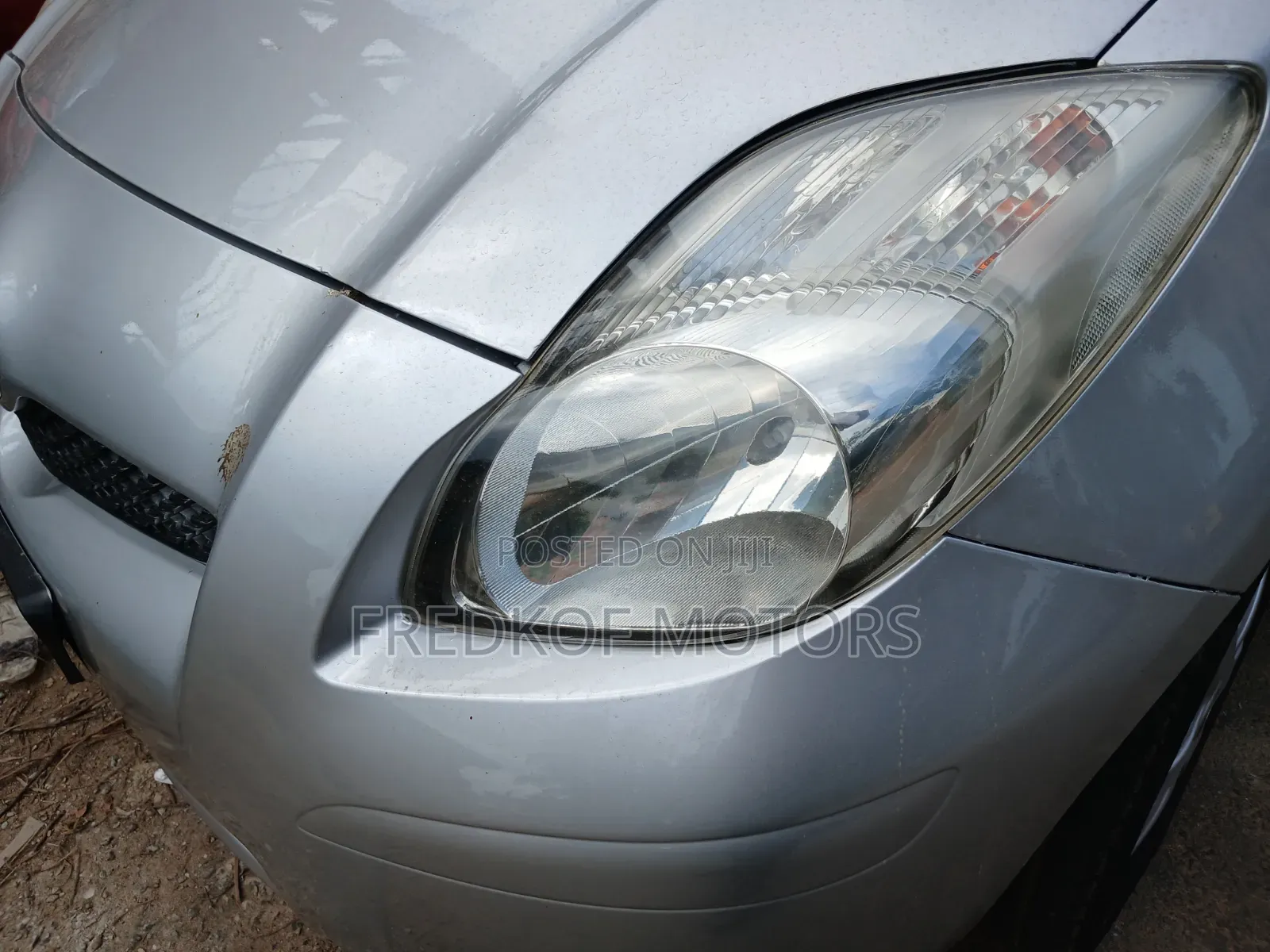 Toyota Vitz 2012 Silver