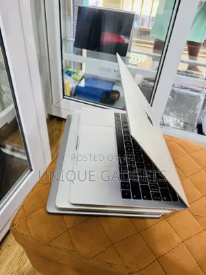 Laptop Apple MacBook Pro 2018 8GB Intel Core i5 SSD 256GB
