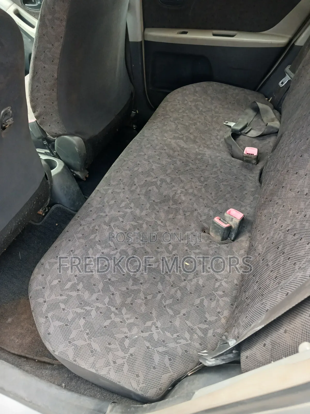 Toyota Vitz 2012 Silver