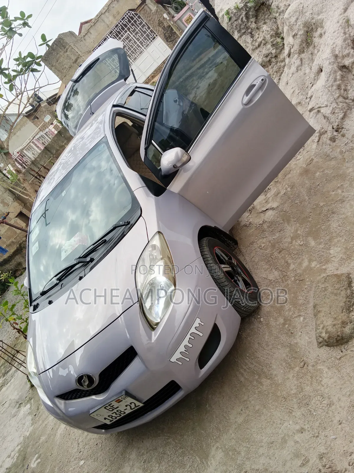 Toyota Vitz 1.3 AWD 3dr 2010 Silver