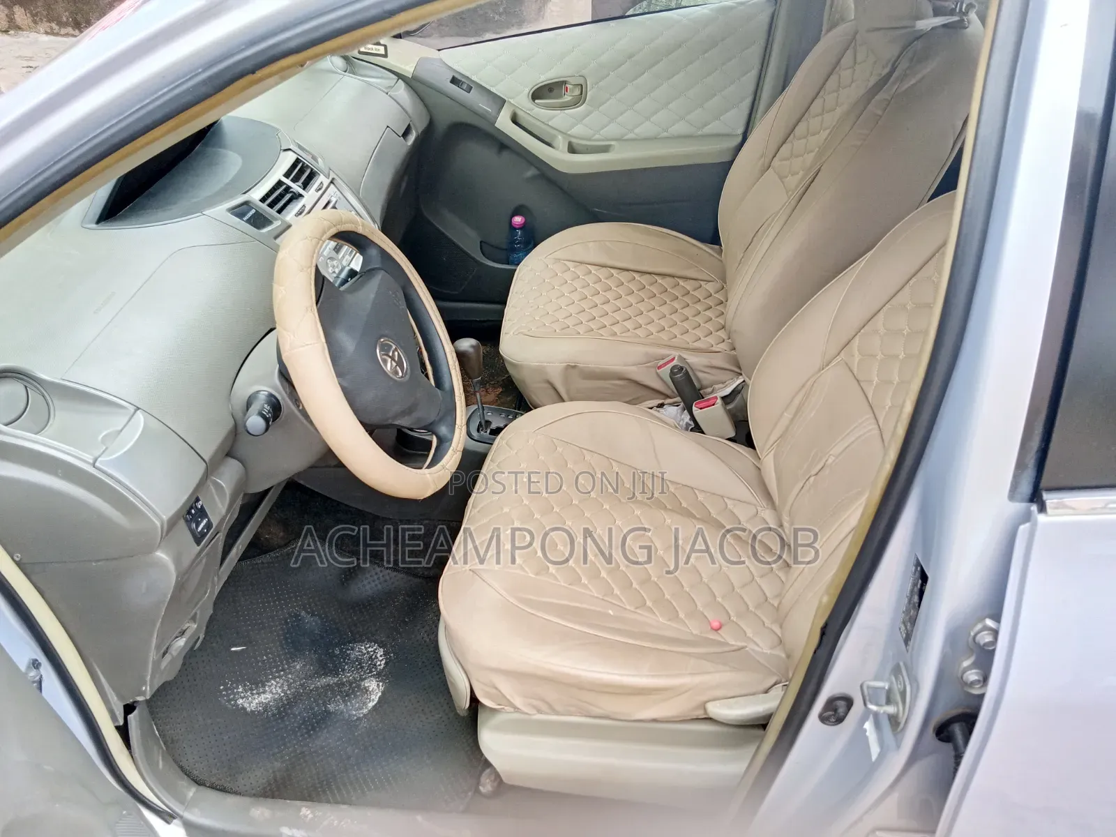 Toyota Vitz 1.3 AWD 3dr 2010 Silver