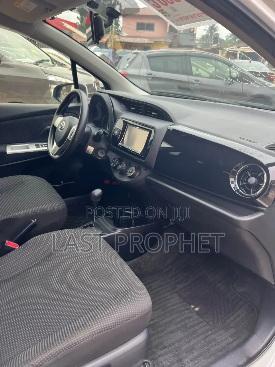 Toyota Vitz 2015 White