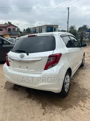 Toyota Vitz 2015 White