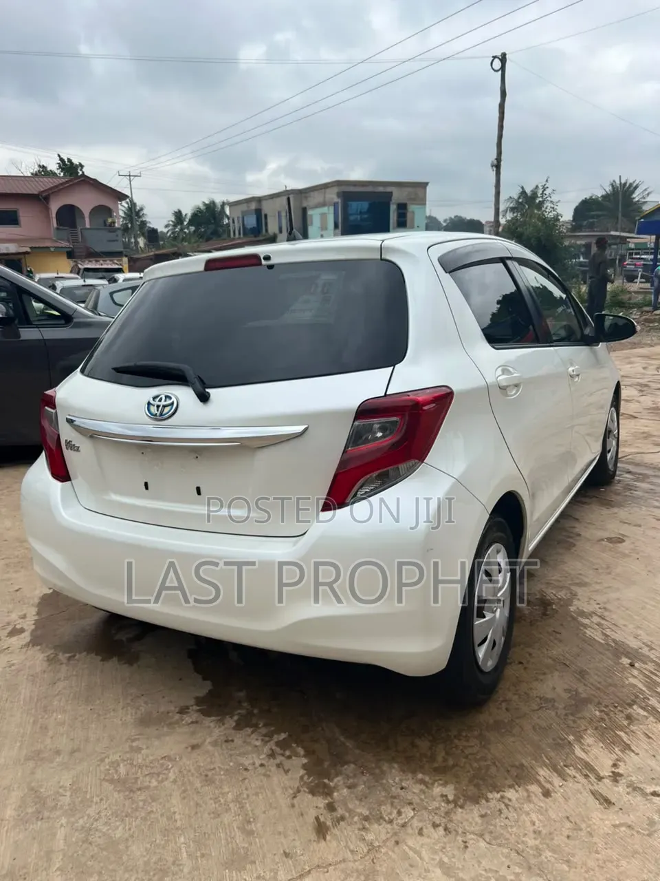 Toyota Vitz 2015 White