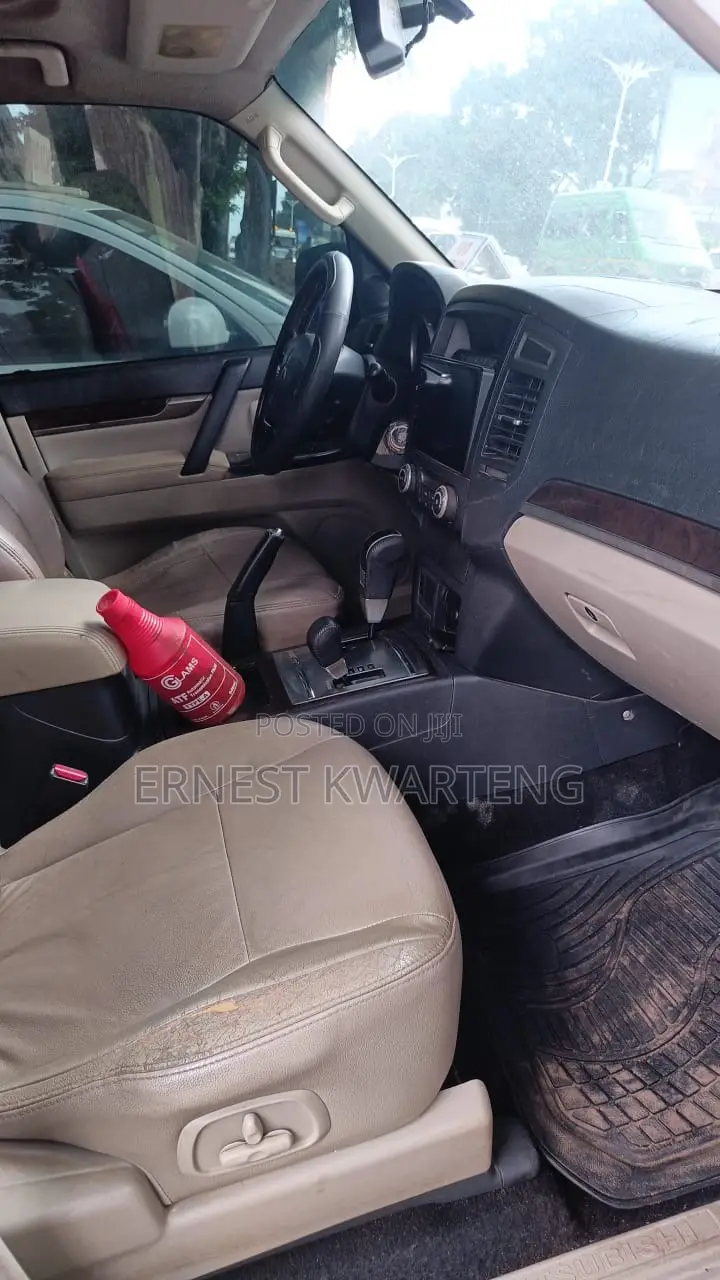 Mitsubishi Pajero 2015 White