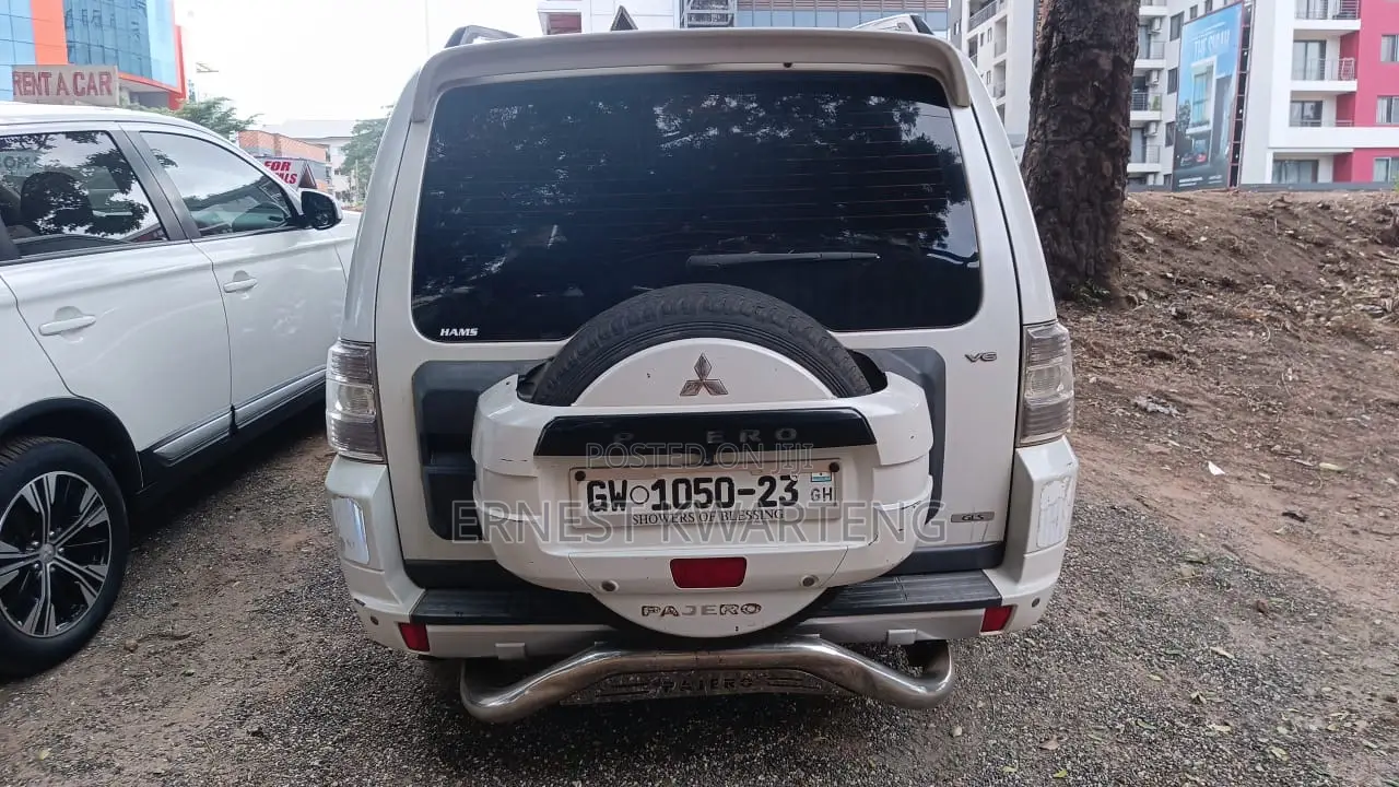 Mitsubishi Pajero 2015 White
