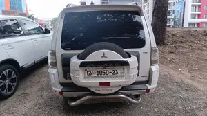 Mitsubishi Pajero 2015 White