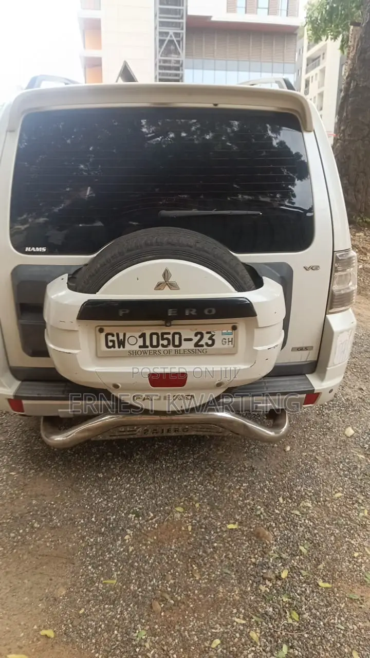 Mitsubishi Pajero 2015 White