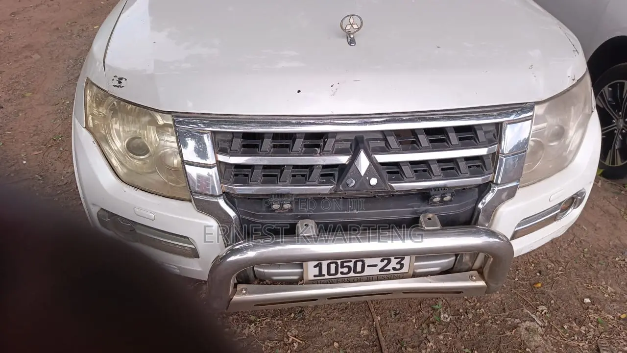 Mitsubishi Pajero 2015 White