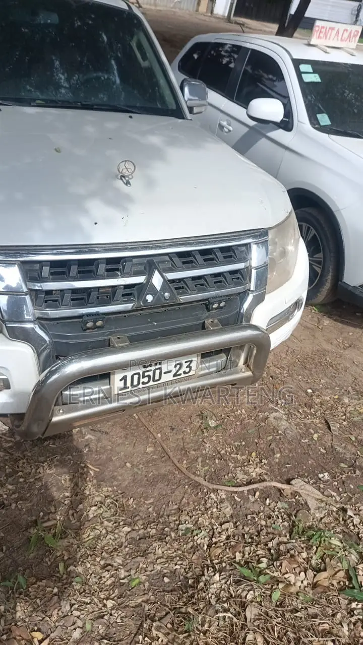 Mitsubishi Pajero 2015 White