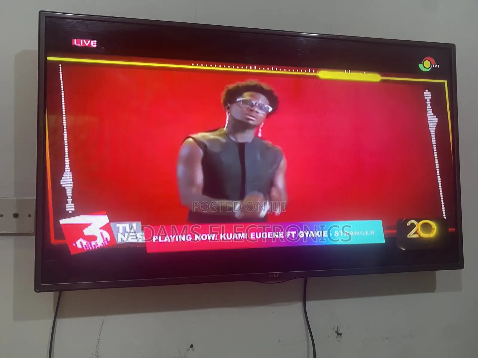 A Very Nice Home Used 32 Inche Digital Satellite and T2 LG TV for Sale