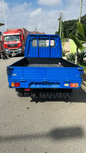 Daihatsu Hijet Cargo 2010 Clean, Spacious & Fuel Efficient