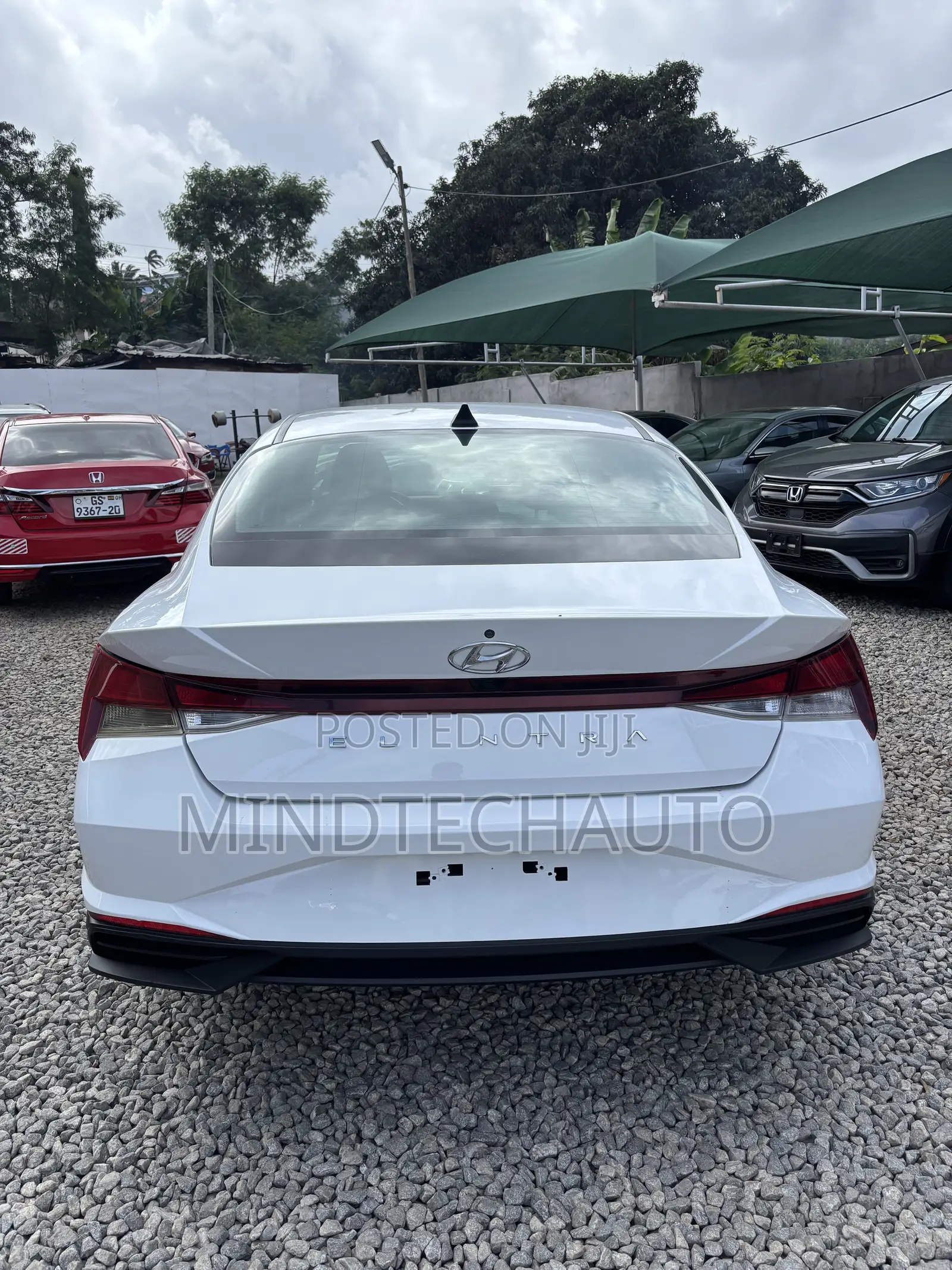 Hyundai Elantra Limited 2021 White