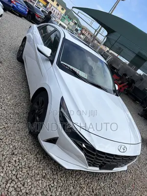 Hyundai Elantra Limited 2021 White