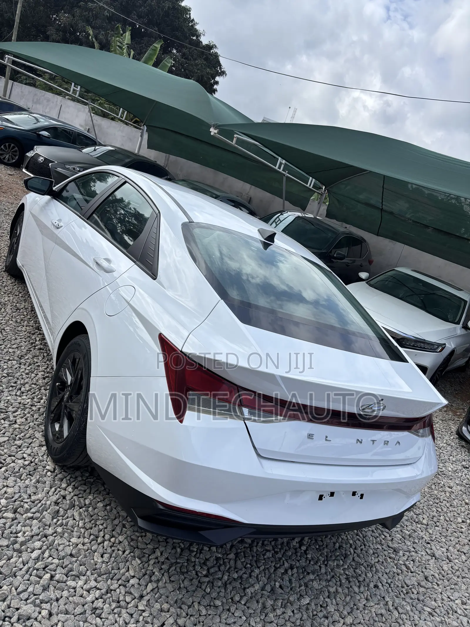 Hyundai Elantra Limited 2021 White