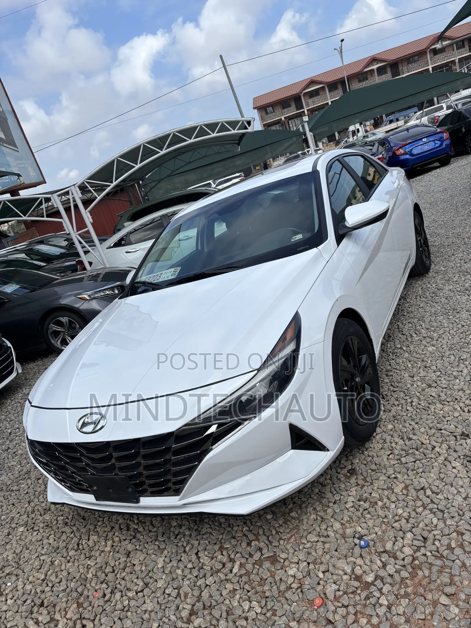 Hyundai Elantra Limited 2021 White
