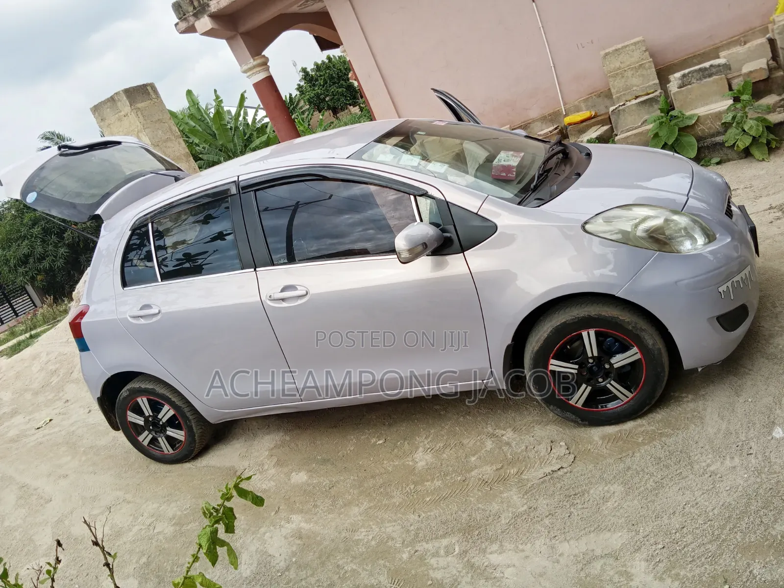 Toyota Vitz 1.3 AWD 3dr 2010 Silver