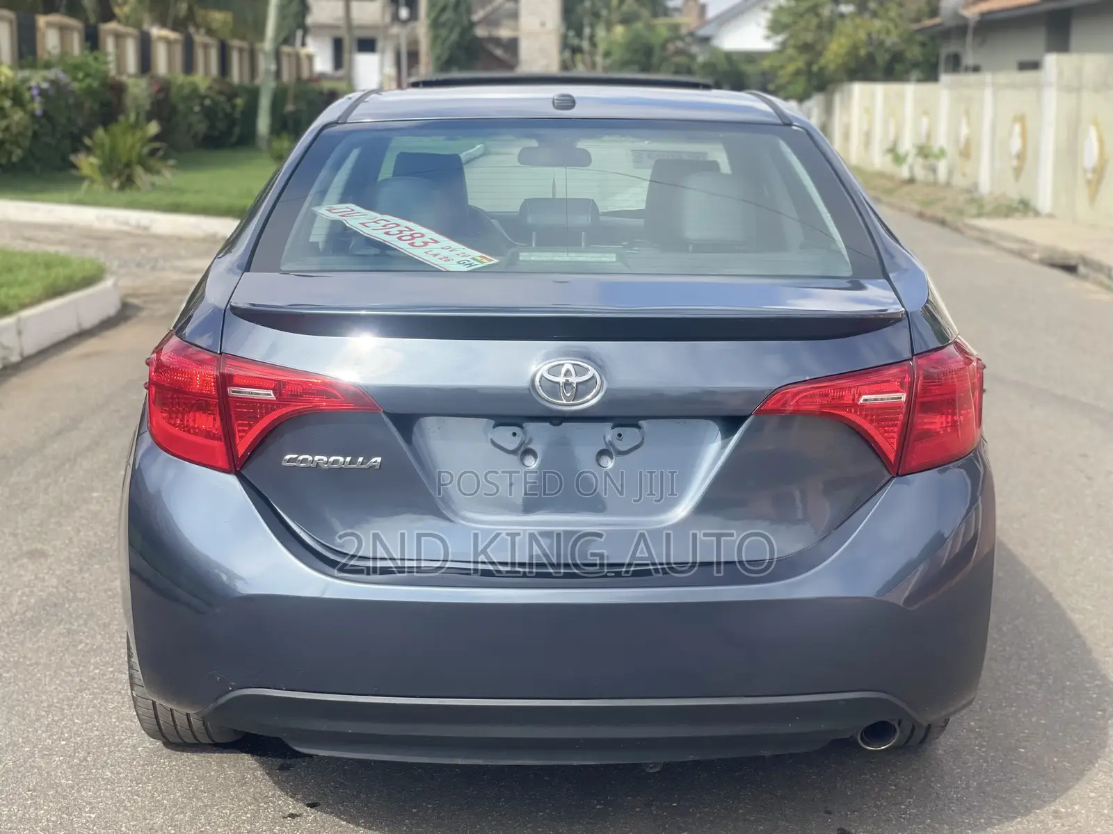 Toyota Corolla SE Special Edition 4dr Sedan (1.8L 4cyl CVT) 2017 Gray