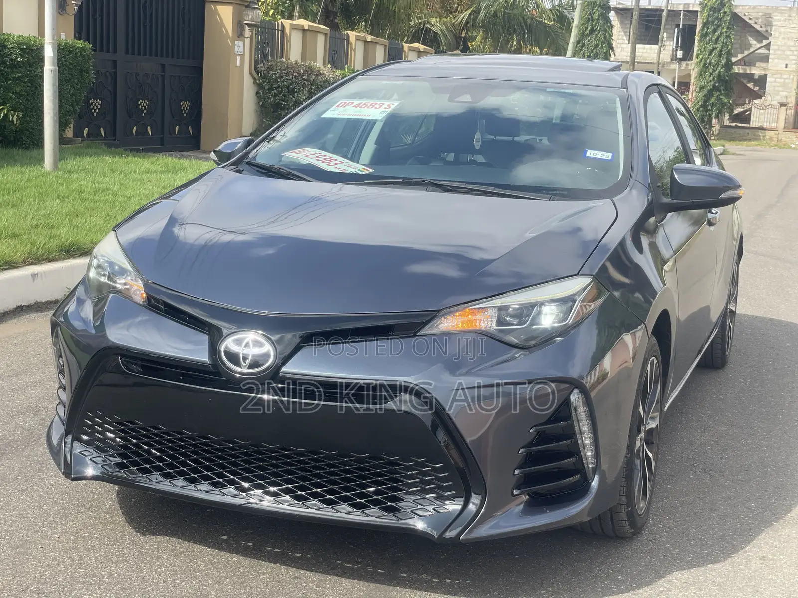 Toyota Corolla SE Special Edition 4dr Sedan (1.8L 4cyl CVT) 2017 Gray