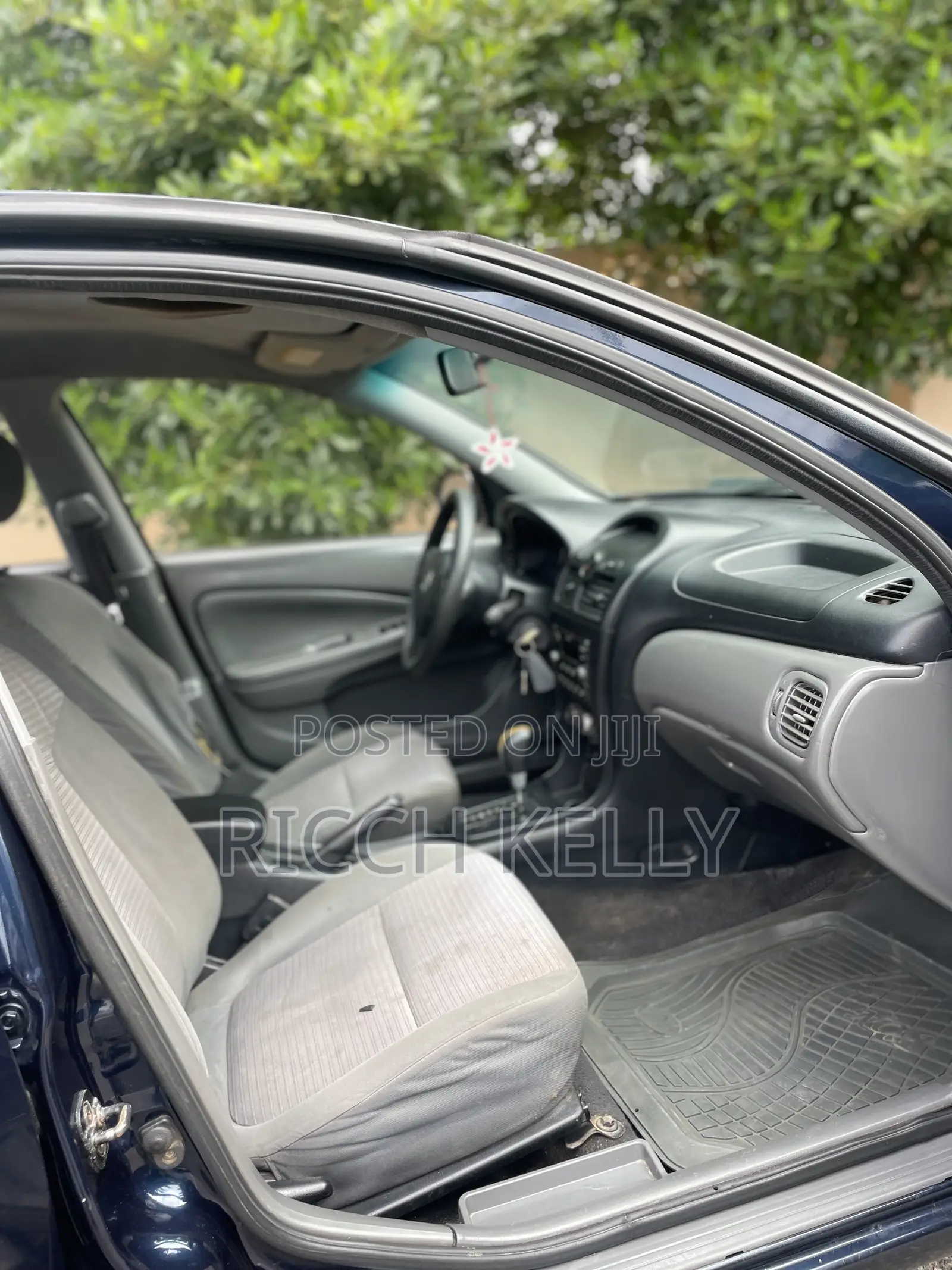 Nissan Sunny 2012 Black