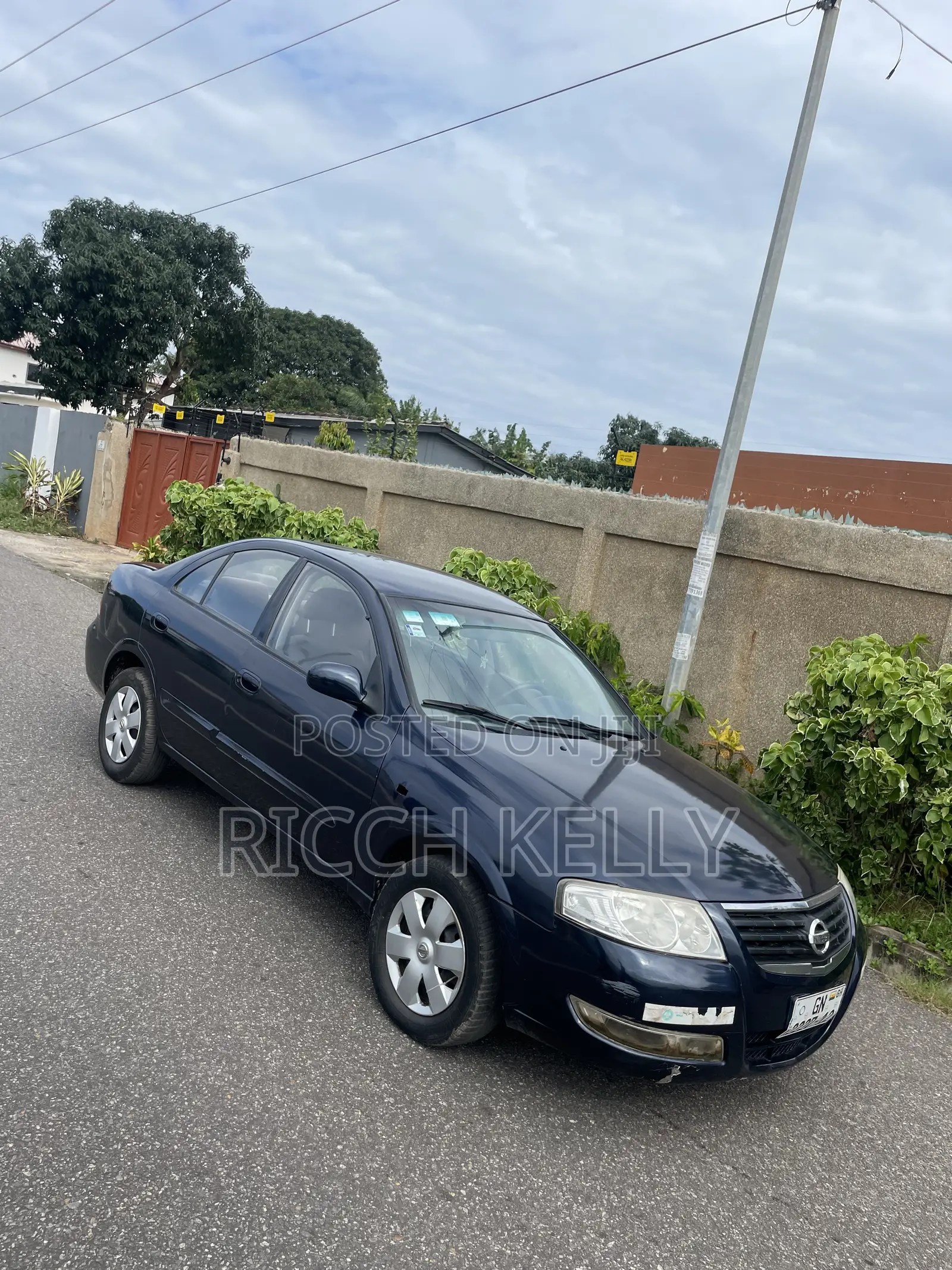 Nissan Sunny 2012 Black