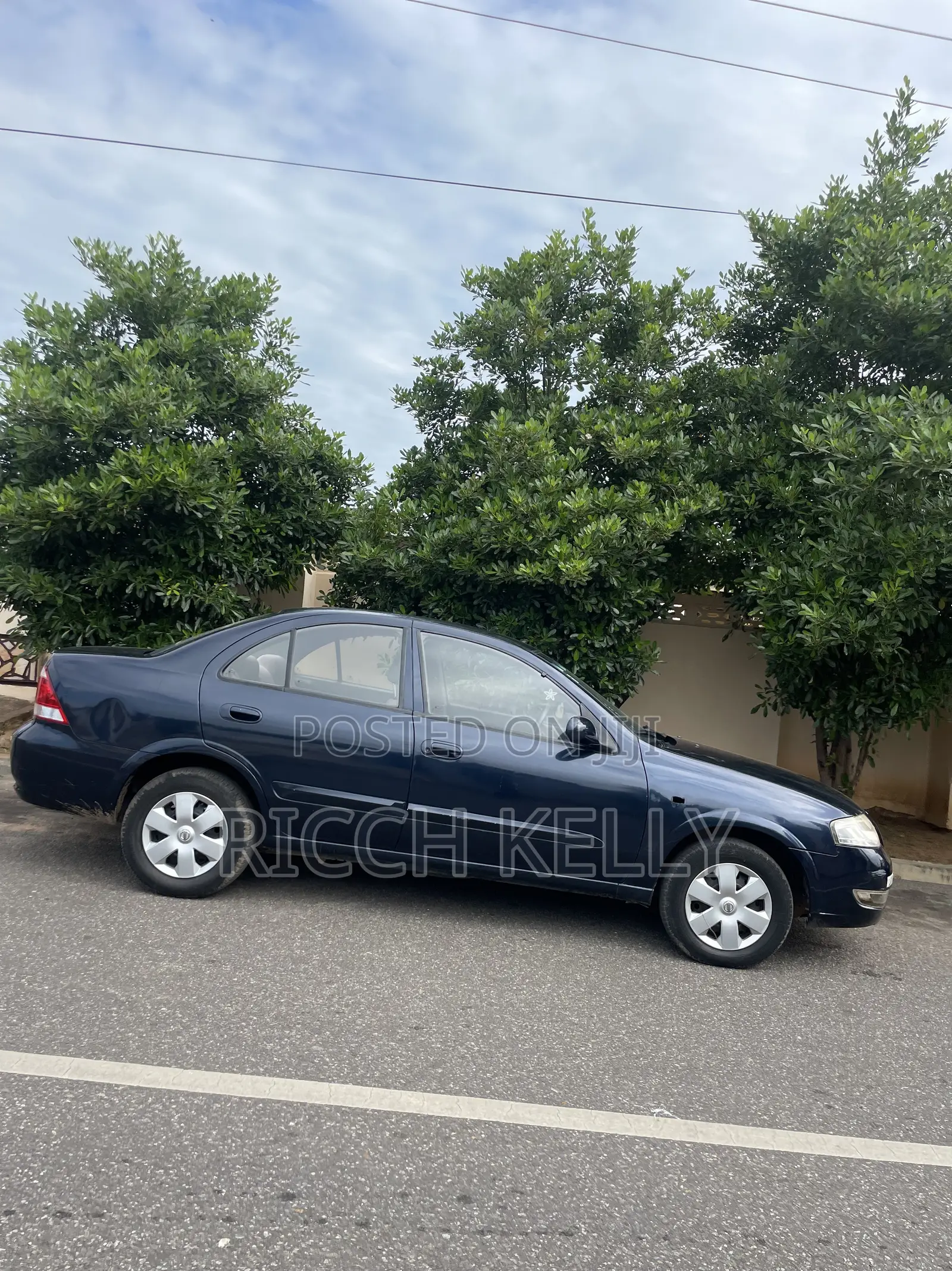Nissan Sunny 2012 Black