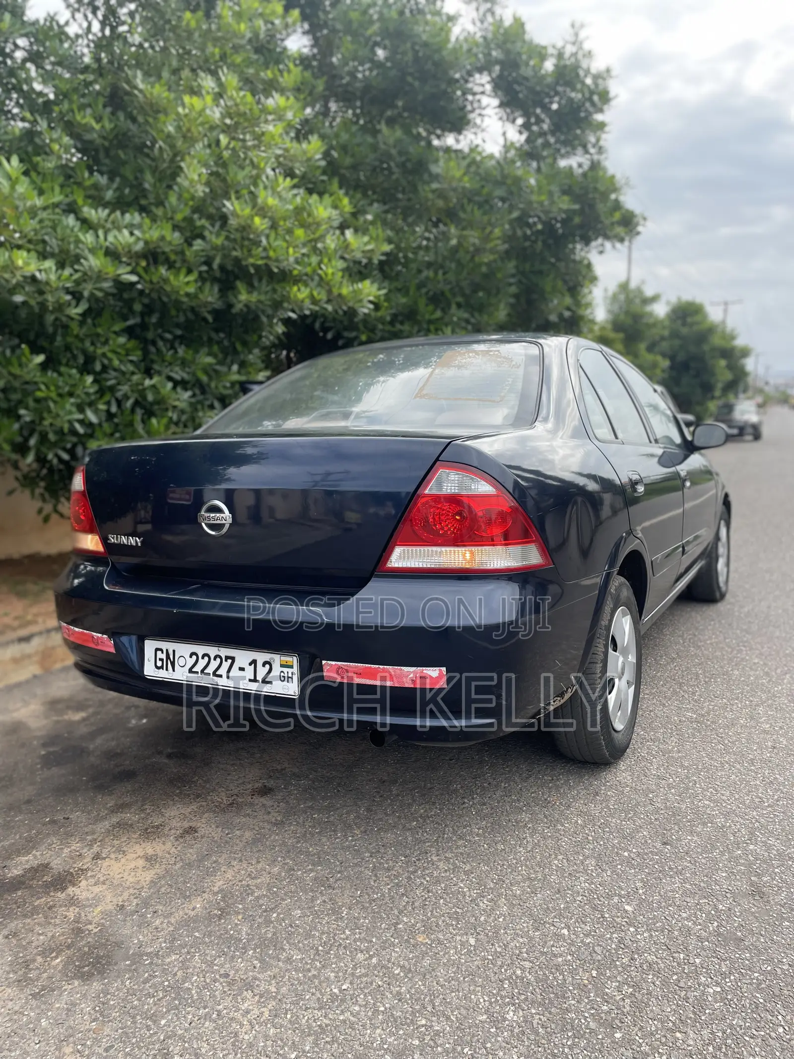 Nissan Sunny 2012 Black