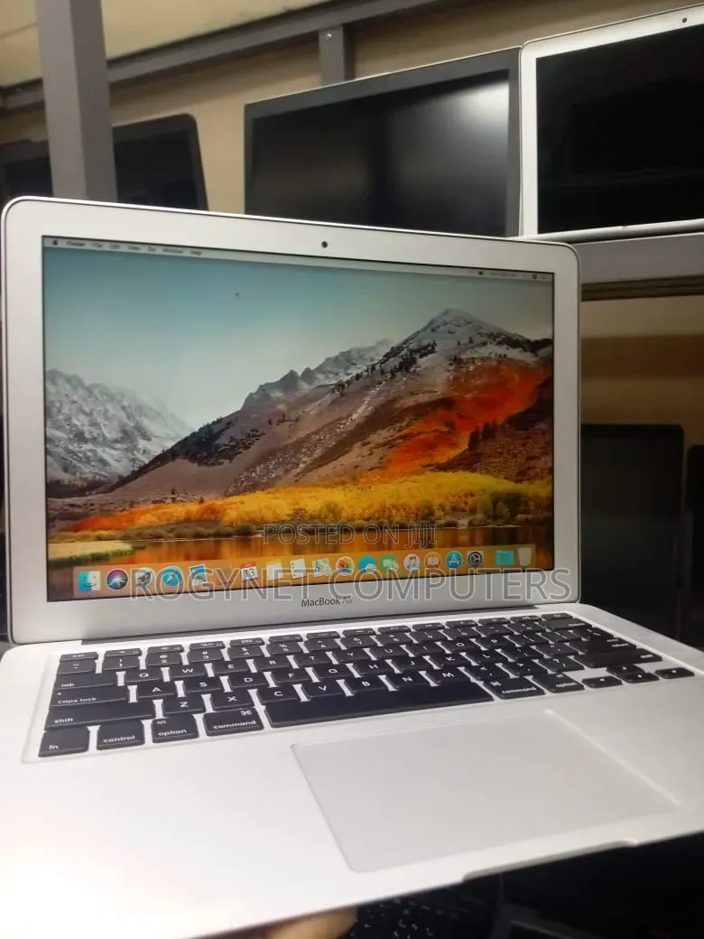 Laptop Apple MacBook Air 2011 2GB Intel Core i5 SSD 128GB