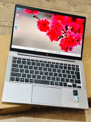 New Laptop HP EliteBook 830 G8 16GB Intel Core i7 SSD 512GB