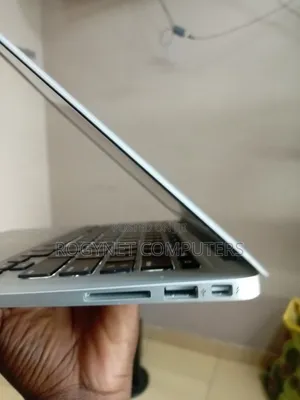 Laptop Apple MacBook Air 2011 2GB Intel Core i5 SSD 128GB