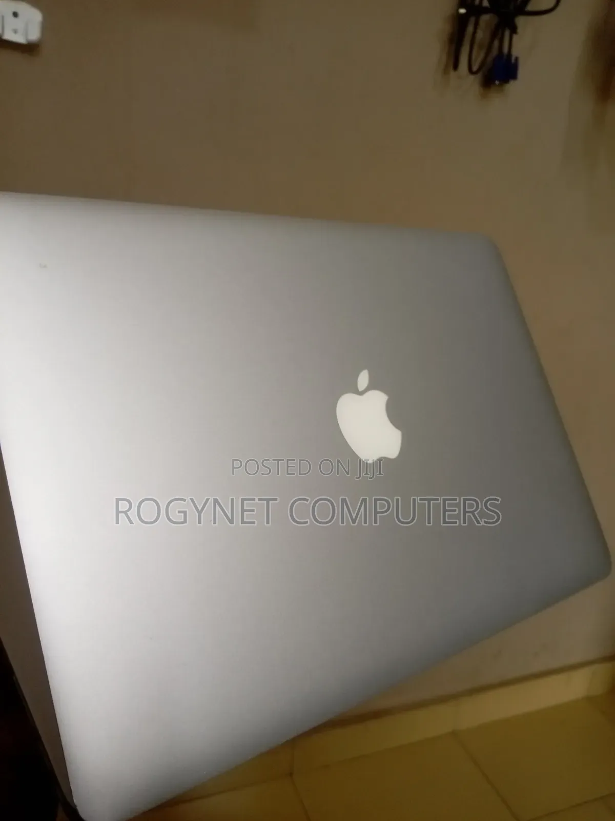 Laptop Apple MacBook Air 2011 2GB Intel Core i5 SSD 128GB