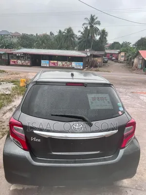 Toyota Vitz 2015 Brown