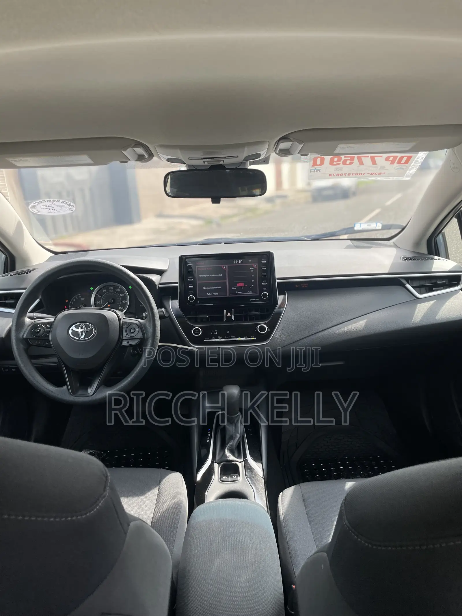Toyota Corolla LE 2021 Silver