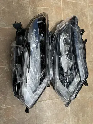Nissan Rogue 2017-2018 Headlights Full LED Available