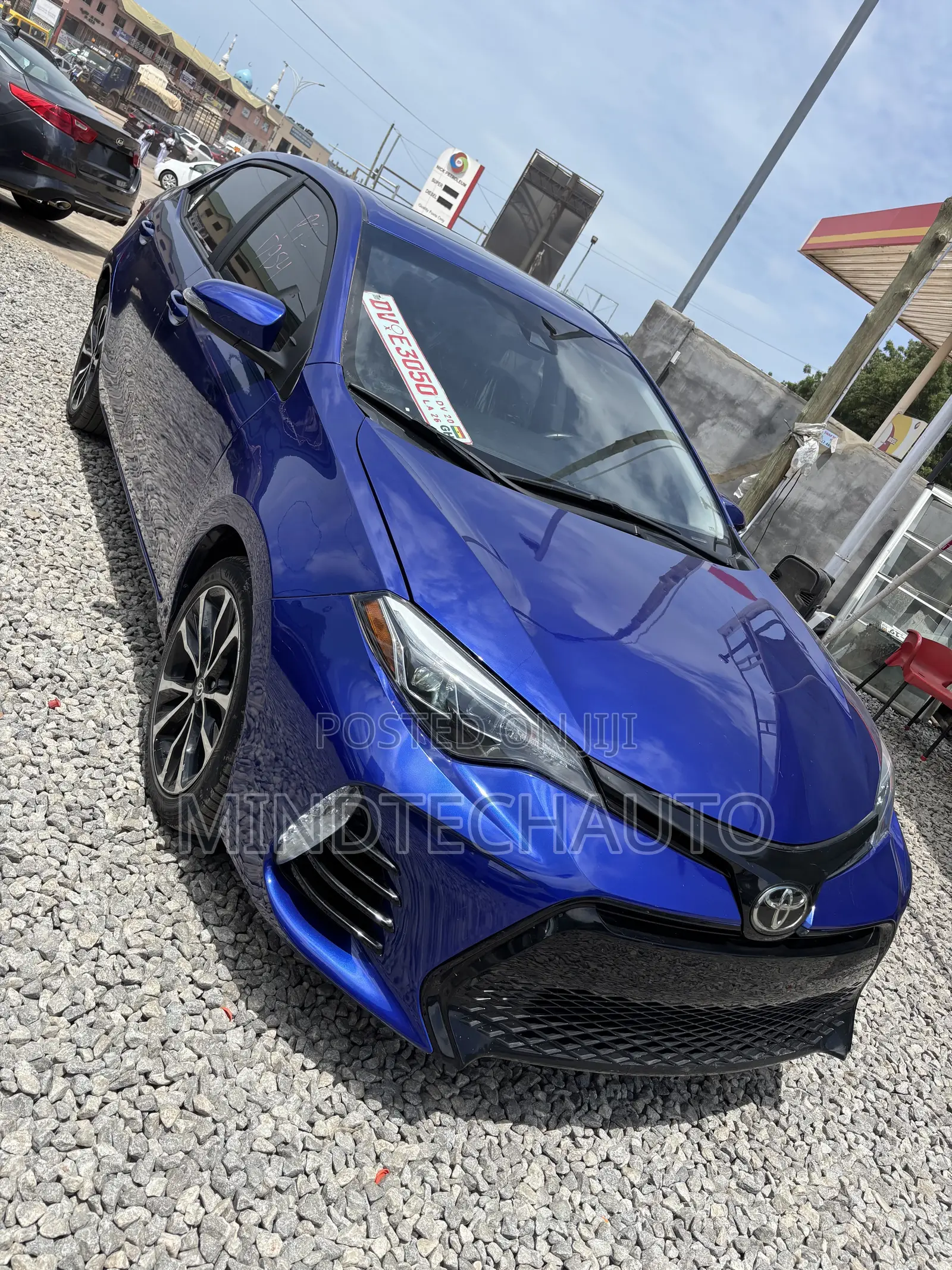 Toyota Corolla SE (1.8L 4cyl 6M) 2018 Blue