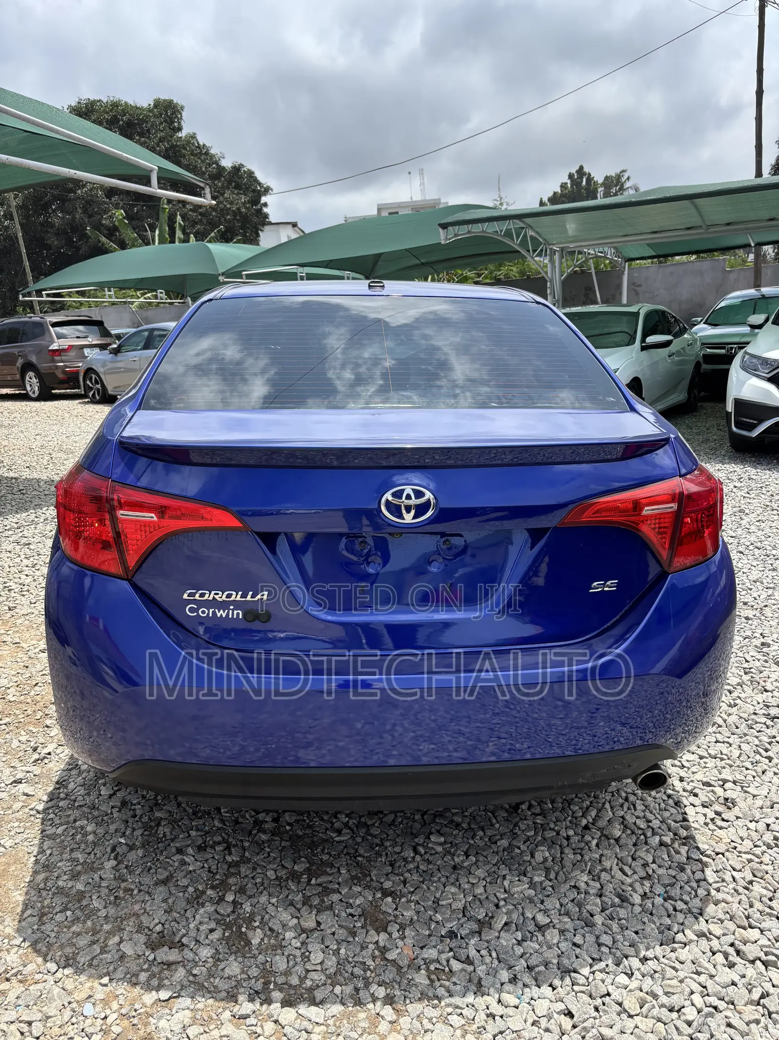 Toyota Corolla SE (1.8L 4cyl 6M) 2018 Blue