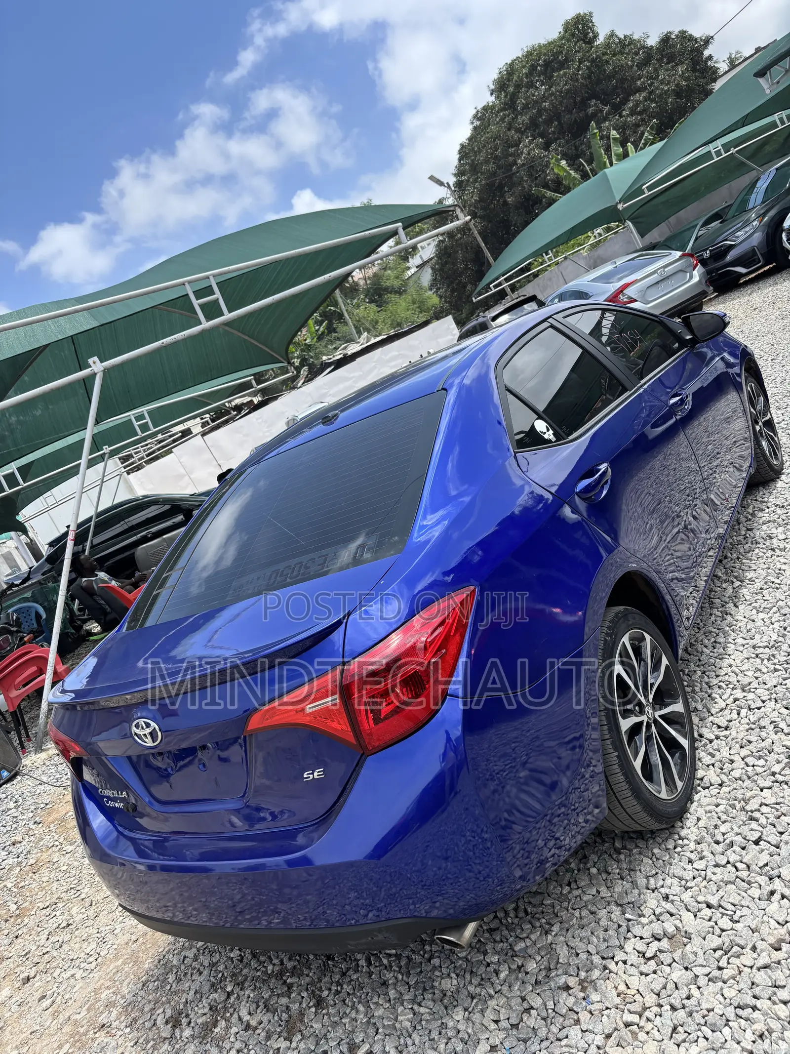 Toyota Corolla SE (1.8L 4cyl 6M) 2018 Blue