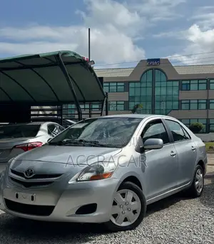 Toyota Yaris 2011 Silver