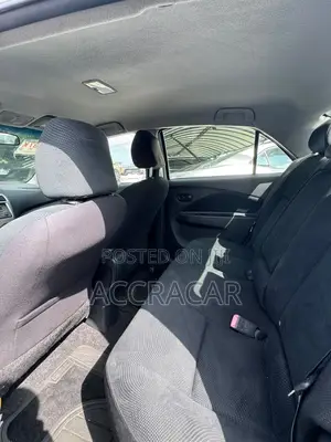 Toyota Yaris 2011 Silver