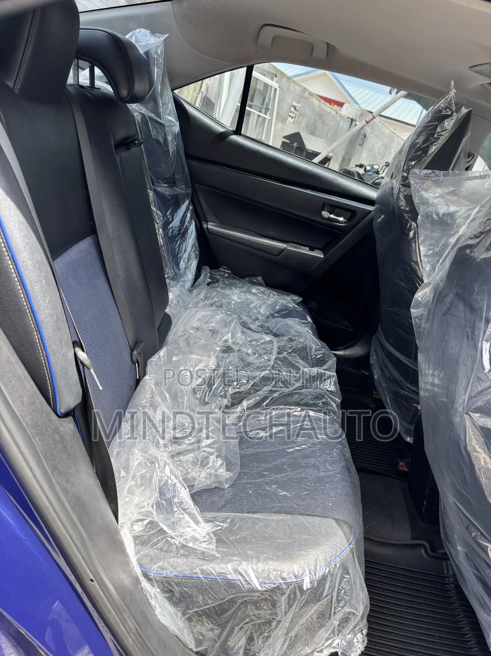 Toyota Corolla SE (1.8L 4cyl 6M) 2018 Blue