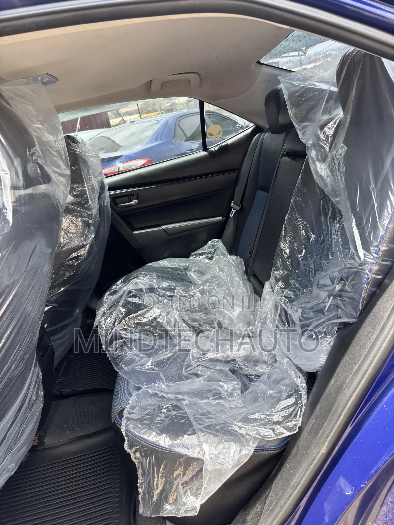 Toyota Corolla SE (1.8L 4cyl 6M) 2018 Blue