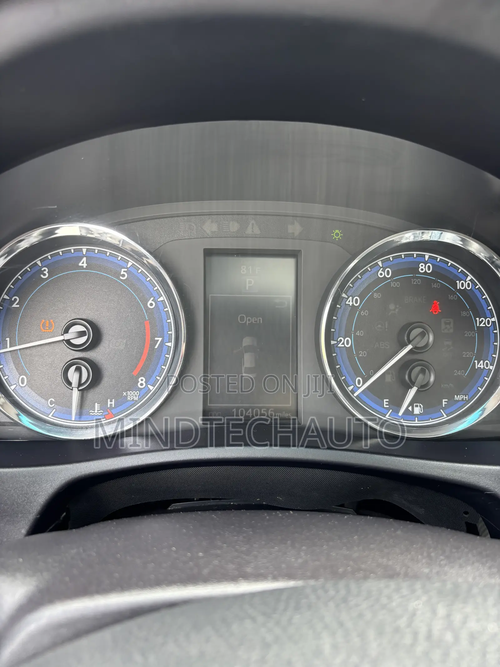 Toyota Corolla SE (1.8L 4cyl 6M) 2018 Blue