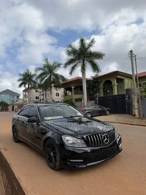 Mercedes-Benz C250 2014 Black