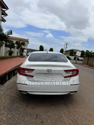 Honda Accord Sport (2.0L 4cyl Turbo 10A) 2019 White