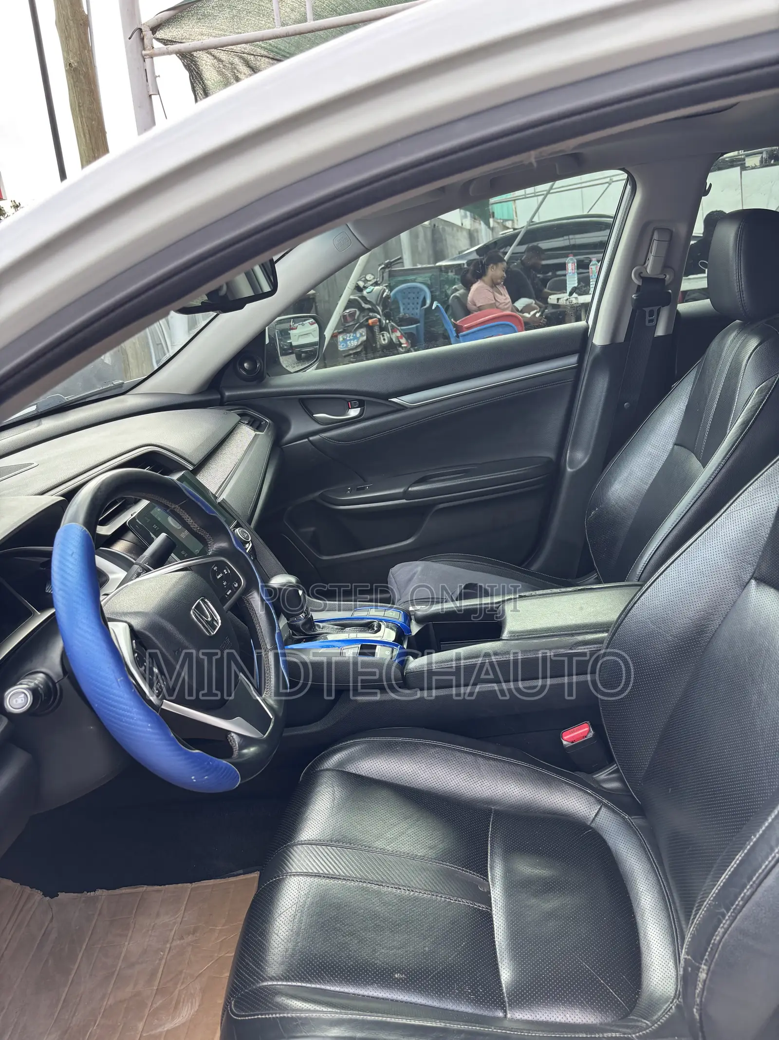 Honda Civic Touring 4dr Sedan (1.5L 4cyl) 2016 White