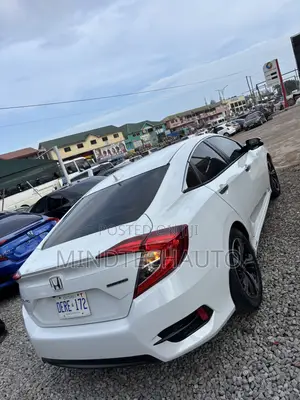 Honda Civic Touring 4dr Sedan (1.5L 4cyl) 2016 White