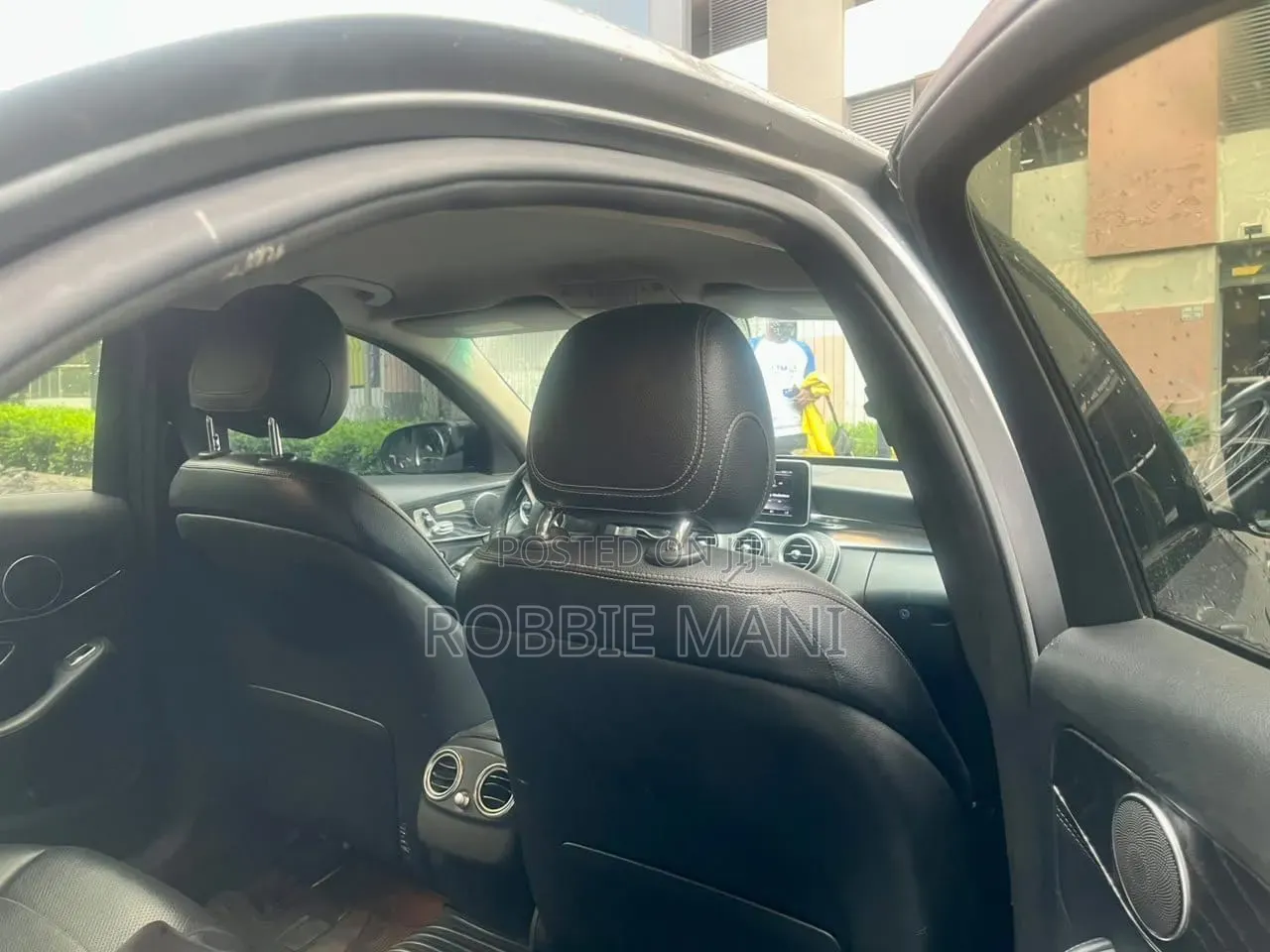 Mercedes-Benz C300 2015 Blue