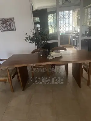 Solid Wood Live-Edge Dining Table With 6 Chairs – Excellent Condition